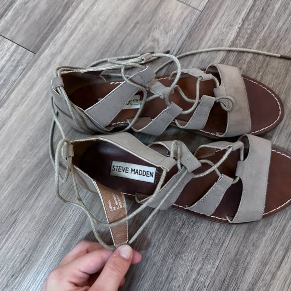 Steve Madden Sanndee Taupe Nubuck Leather Flat Gladiator Sandals - 7M - Picture 7 of 10